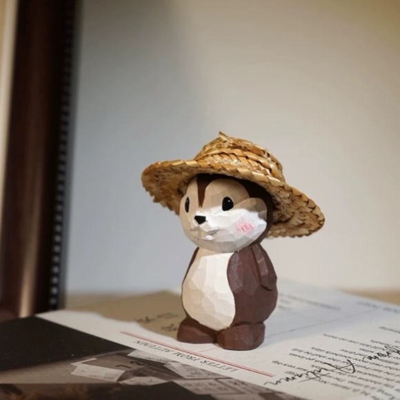 Handmade Wood Carving Chipmunk Figurine with Straw Hat Desk Decoration - Picture 3 of 4